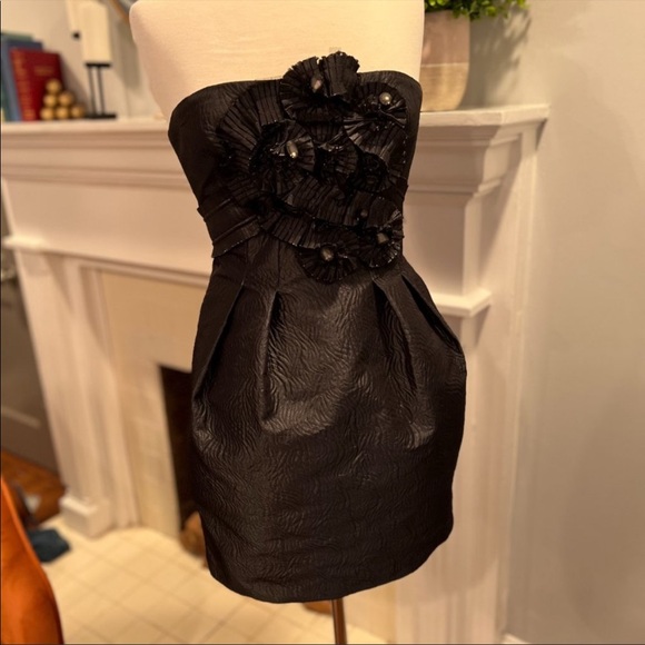 BCBGMaxAzria Dresses & Skirts - BCBG Maxazria Women's Gunmetal Jacquard Rosette Cocktail Dres